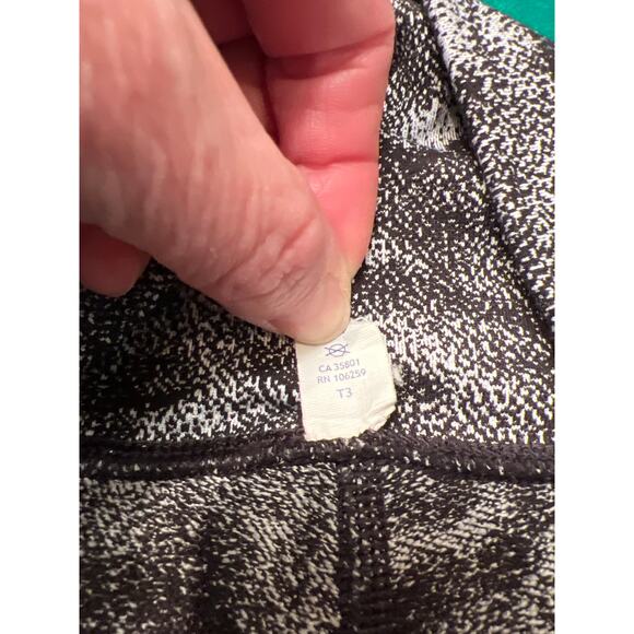 Vintage Lululemon Wunder Under Hi-Rise Tight Black White Size 4 - Picture 3 of 7